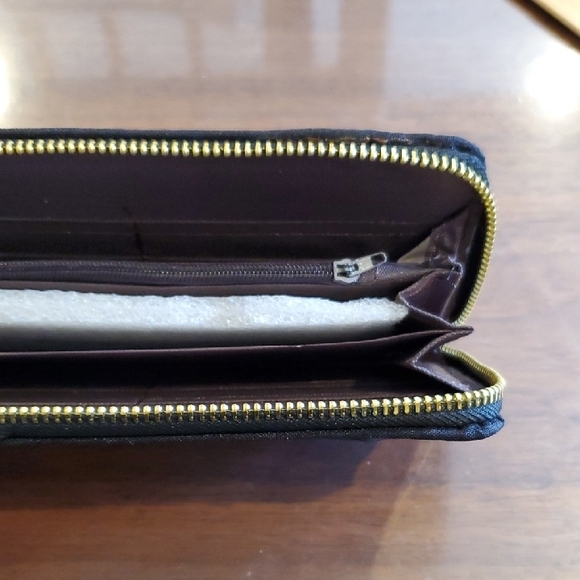 Colorful Embroidered Wallet - Picture 2 of 4